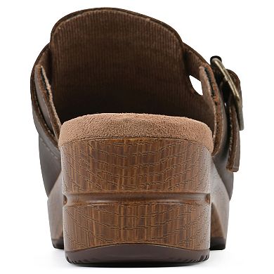 White Mountain Behold Women's Leather Slip-On Clogs