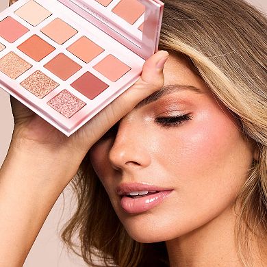 The Dreamy Daisy Eyeshadow Palette