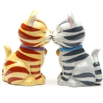 Magnetic Kissing Kittens Cats Ceramic Salt and Pepper Shakers