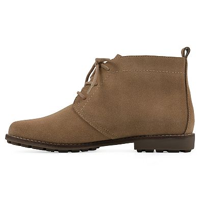 White Mountain Auburn Women's Suede Lace-Up Chukka Boots