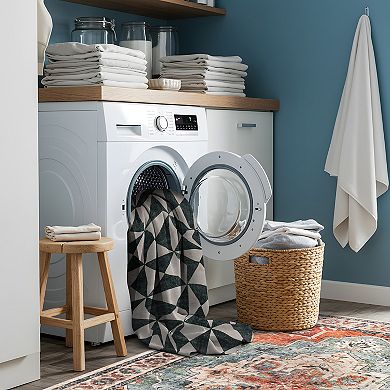 World Rug Gallery Geometric Diamond Washable Non-Slip Rug