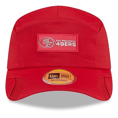 Men's New Era Scarlet San Francisco 49ers 2025 Sideline Runner Adjustable Hat