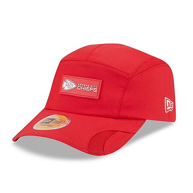 Men's New Era Red Kansas City Chiefs 2025 Sideline Runner Adjustable Hat