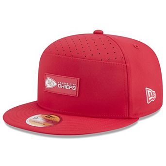 Men's New Era Red Kansas City Chiefs 2025 Sideline Split Panel 9FIFTY Snapback Hat