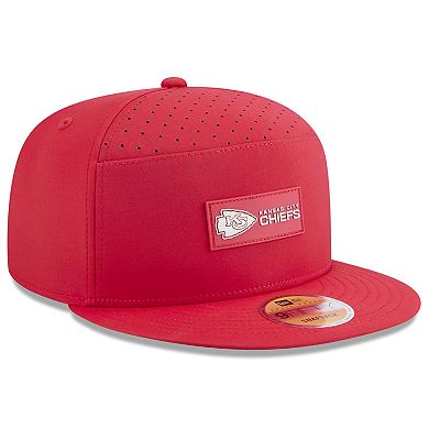Men's New Era Red Kansas City Chiefs 2025 Sideline Split Panel 9FIFTY Snapback Hat