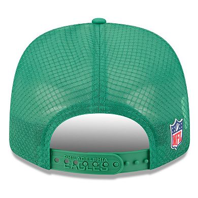 Men's New Era Kelly Green Philadelphia Eagles 2025 Sideline Throwback 9SEVENTY Trucker Adjustable Hat