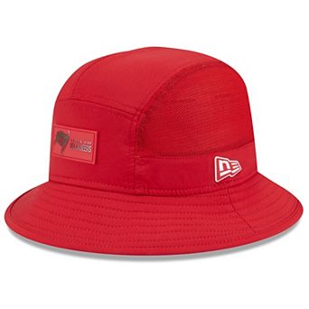 Men's New Era Red Tampa Bay Buccaneers 2025 Sideline Bucket Hat