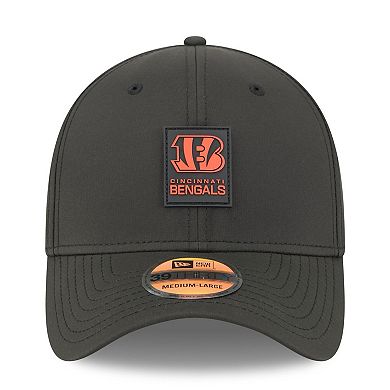 Men's New Era Black Cincinnati Bengals 2025 Sideline 39THIRTY Flex Hat