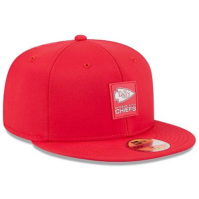 Men's New Era Red Kansas City Chiefs 2025 Sideline 59FIFTY Fitted Hat