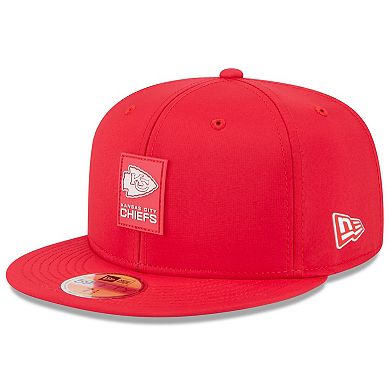 Men's New Era Red Kansas City Chiefs 2025 Sideline 59FIFTY Fitted Hat