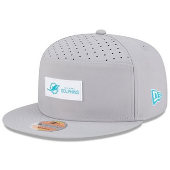 Men's New Era Gray Miami Dolphins 2025 Sideline Split Panel 9FIFTY Snapback Hat