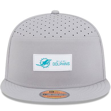 Men's New Era Gray Miami Dolphins 2025 Sideline Split Panel 9FIFTY Snapback Hat