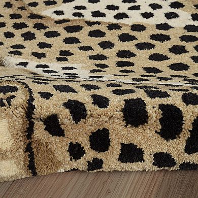 Linon Jungle Cheetah Shaped Rug