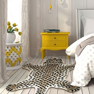 Linon Jungle Cheetah Shaped Rug