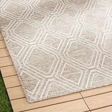 Nicole Miller Corin Diamond UV Fade Resistant Indoor / Outdoor Rug