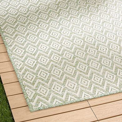 Nicole Miller Corin Small Diamonds UV Fade Resistant Indoor / Outdoor Rug