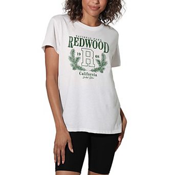 Juniors' Redwood Pine Wreath Graphic Tee