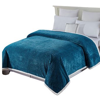 Reversible And Comfortable Braided Oversized Sherpa Blanket