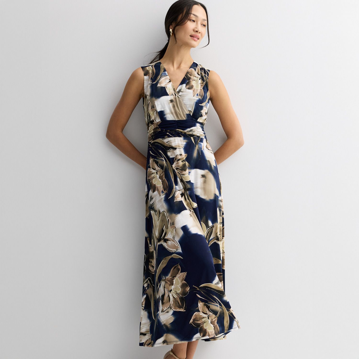 Женские платья Sandra Darren Ruched Floral Dress