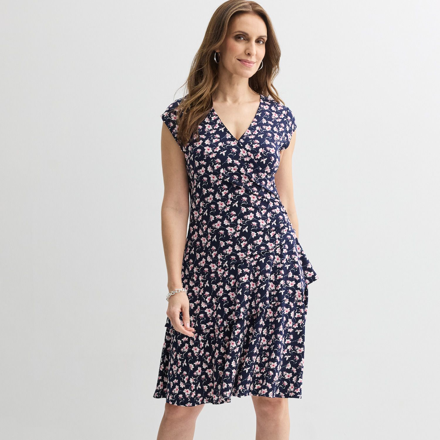 Женские платья Robbie Bee Sleeveless V-Neck Floral Dress