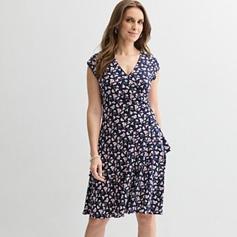 Women's Robbie Bee Sleeveless V-Neck Floral Dress
