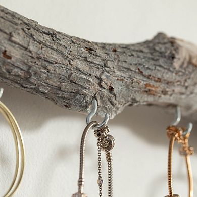 Uniquewise 19-inch Natural Decorative Jujube Wooden Log Hanging Farmhouse Wall Decor with 5 Hooks