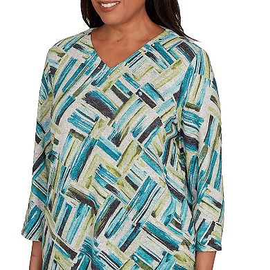 Petite Alfred Dunner Detailed V-Neck Brushstroke Top