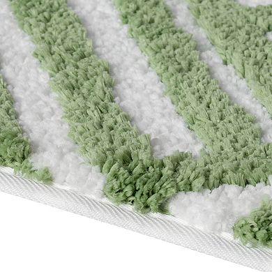 VCNY Home Geometric Lines Tufted Bathroom Rug