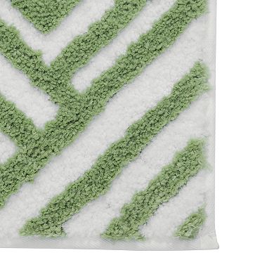 VCNY Home Geometric Lines Tufted Bathroom Rug