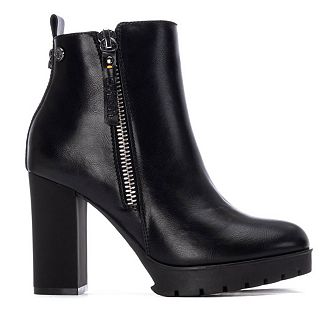 Refresh Women's Heeled Ankle Booties 172929