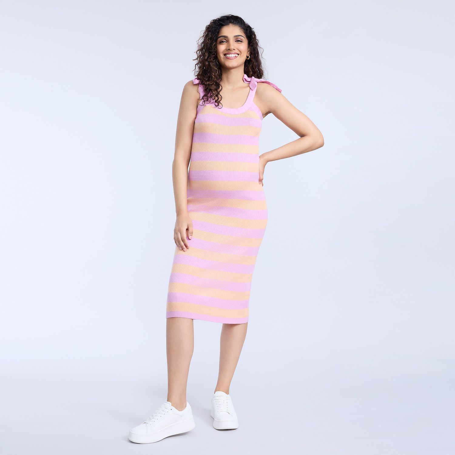 Женские платья Maternity Motherhood ® Sleeveless Ruffle Shoulder Smocked Dress