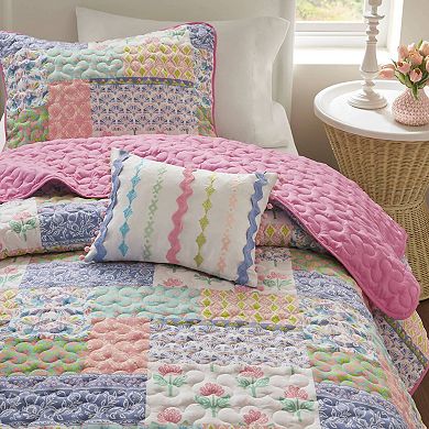 Intelligent Design Floral Patchwork Quilt Set