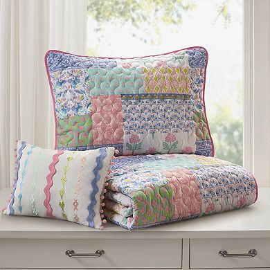 Intelligent Design Floral Patchwork Quilt Set