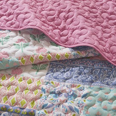 Intelligent Design Floral Patchwork Quilt Set