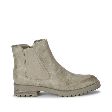 Baretraps Daytona Women's Chelsea Slip-On Lug Sole Boots