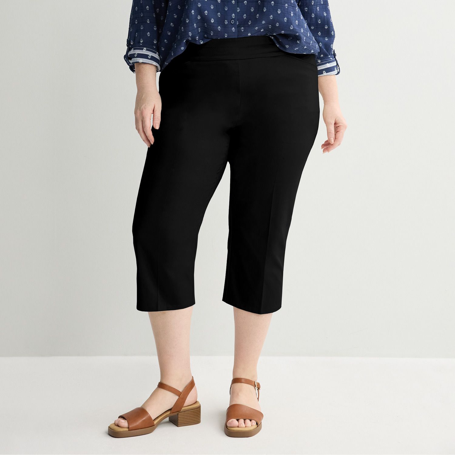 Женские брюки Plus Size Croft & Barrow® Effortless Stretch Capri, цвет: Чёрный — фото 1