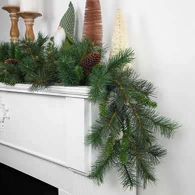 Northlight 9-ft. Artificial Pine & Pine Cones Garland