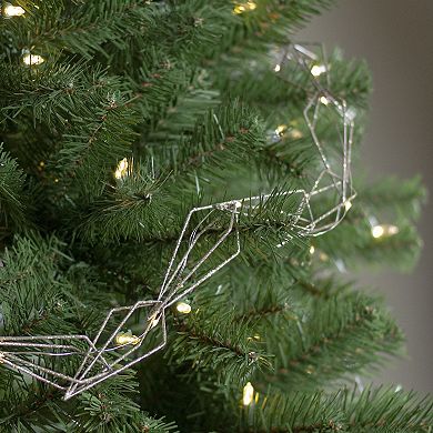 Northlight 7-ft. LED Lighted Battery Operated Diamond Link Garland