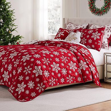 Snowflakes Premium Quality Christmas Pattern Coverlet Set