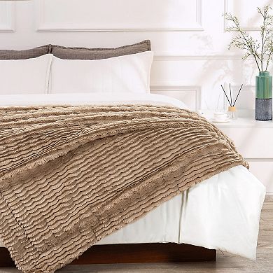 Home Soft Things Wavy Pattern Faux Fur Throw Blanket