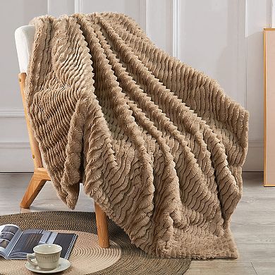 Home Soft Things Wavy Pattern Faux Fur Throw Blanket