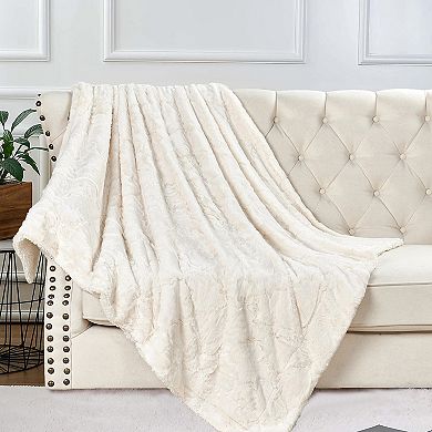 Home Soft Things Brushed Faux Fur Throw Blanket