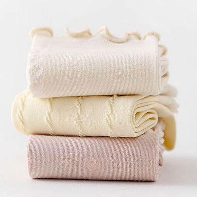 Women's 3 Pairs Ruffled Ankle Socks with Scalloped Trim and Soft Knit Fabric