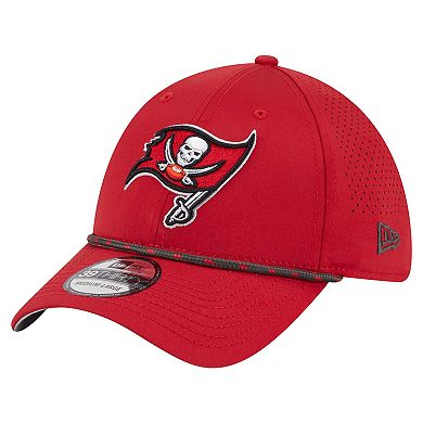 Men's New Era Red Tampa Bay Buccaneers Perforated 39THIRTY Flex Hat