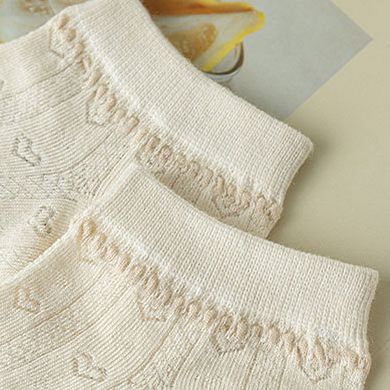 Women's 5-Pair Knit Ankle Socks with Delicate Heart Pattern and Ruffled Cuff Detail