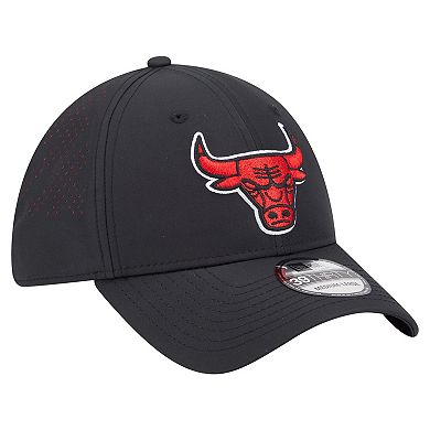 Men's New Era Black Chicago Bulls Night 39THIRTY Flex Hat