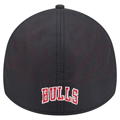 Men's New Era Black Chicago Bulls Night 39THIRTY Flex Hat