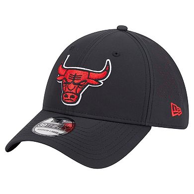 Men's New Era Black Chicago Bulls Night 39THIRTY Flex Hat