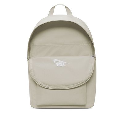 nike air heritage 2.0 backpack Bagpack  Nike Town Haul loop offers an alternate way to carry the backpack Nike Heritage Eugene 2.0 Winterized