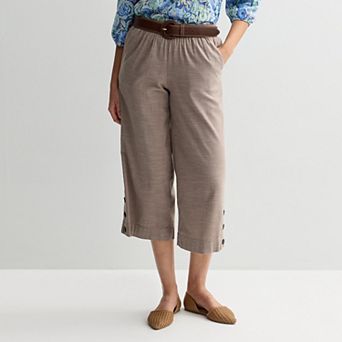 Petite Croft & Barrow® Button Hem Pull On Linen Capri Pants